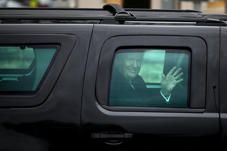President Donald Trump waves to journalists as he leaves Walter Reed National Military Medical Center following his annual physical examination January 12, 2018 in Bethesda, Maryland. Trump will next travel to Florida to spend the Dr. Martin Luther King Jr. Day holiday weekend at his Mar-a-Lago resort.